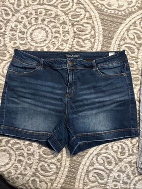 Maurices Indigo Wash Denim Shorts
